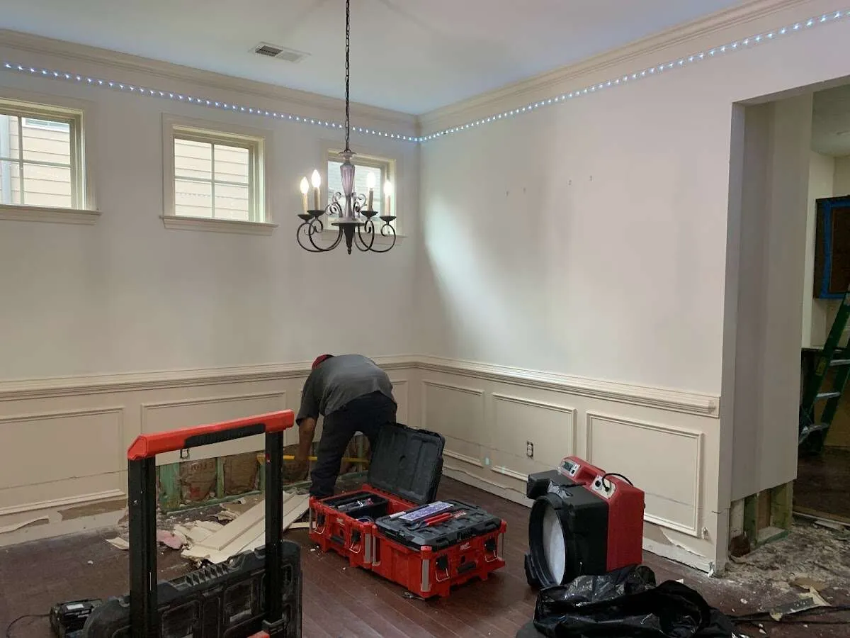 Restoration technician with professional equipment in Palm Harbor